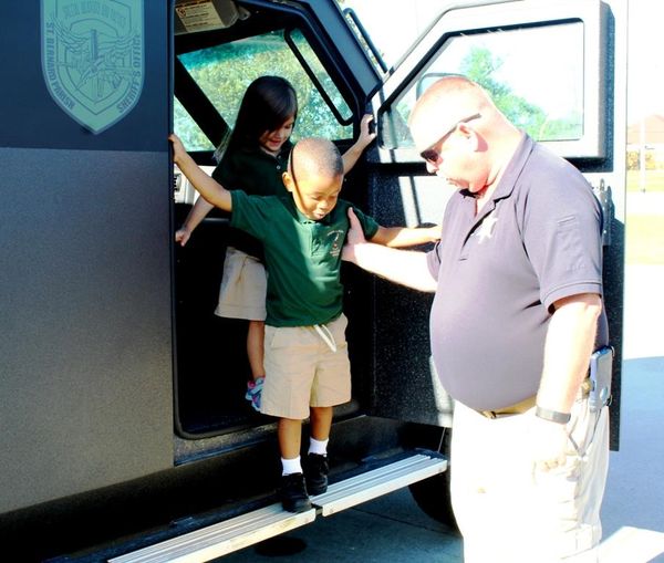 St. Bernard Sheriff’s Office deputies visit Joseph Davies Elementary