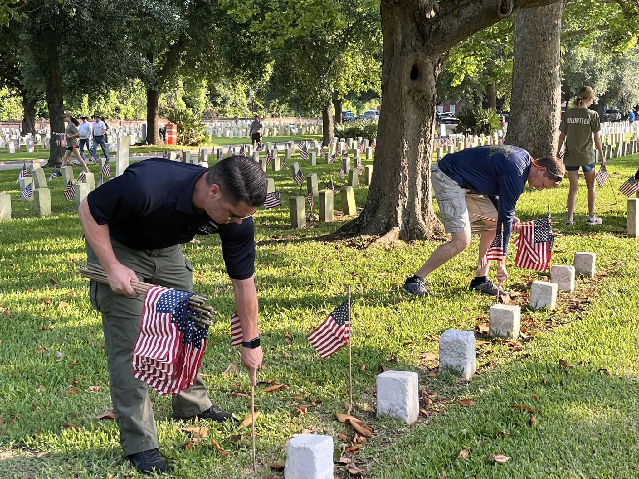 SBSO HONORS FALLEN HEROES 

Several St. Bernard Sheriff’s Office deputies were among the many volun