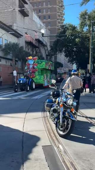 Lt. Gary Noriea and several other SBSO deputies safely escorted the floats for tomorrow’s Knights