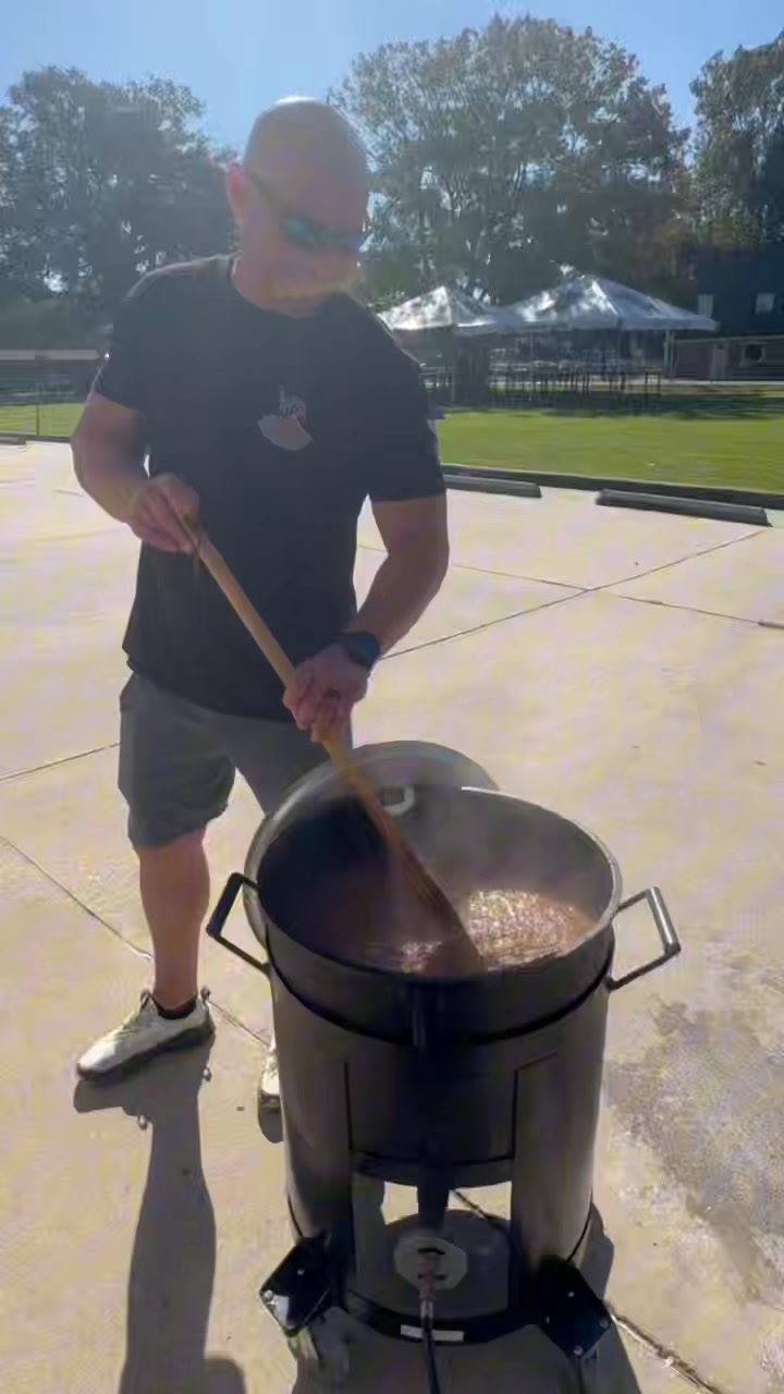 Today’s the Day! Come Out to the C.O.P.S. for Christmas Chili Cook-Off! 

Join the St. Bernard Sher