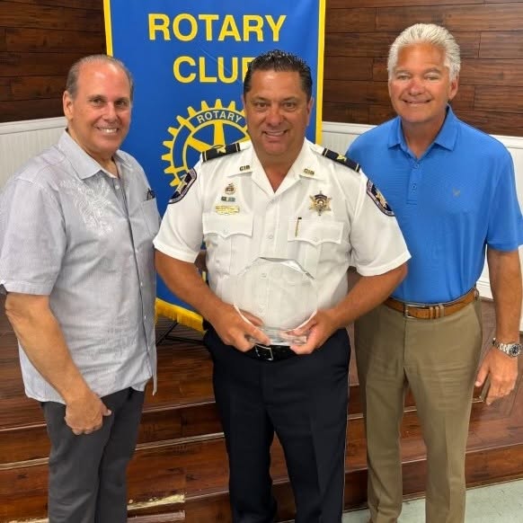 SBSO COL. CHAD CLARK HONORED BY ROTARY CLUB 

St. Bernard Sheriff’s Office Col. Chad Clark was hono
