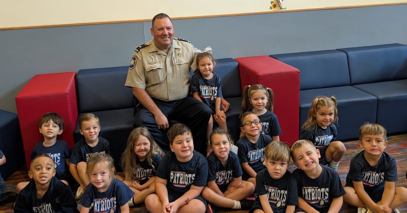 SBSO PARTICIPATES IN OLPS COMMUNITY HELPERS DAY

Lt. Bryan Fleetwood of the St. Bernard Sheriff’s O